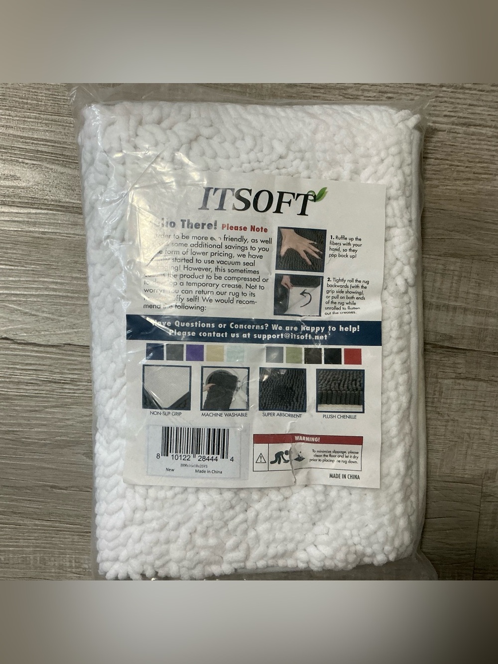 NEW SEALED ITSOFT Plush Chenille Bath Mat White 25” x 18”